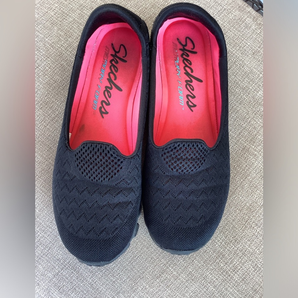 Skechers memory foam slip on shoes size 8